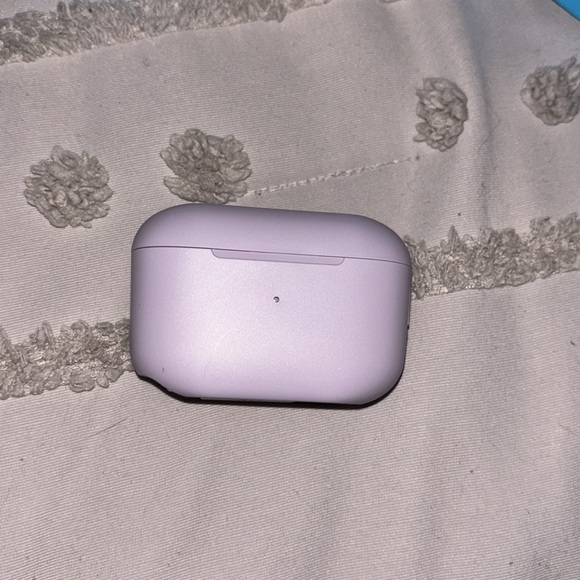 JLAB GOPOP+ True Wireless Earbuds - Picture 3 of 7